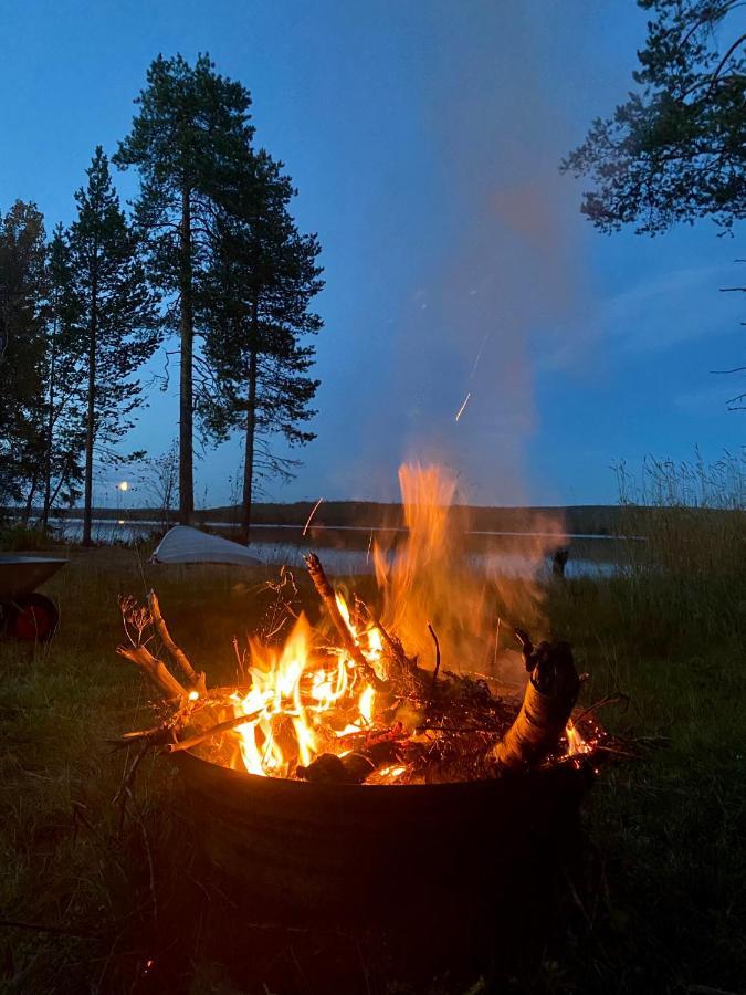 Aurora Igloo Fireplace-Heated Tents In A Secret Forest With Private Jacuzzi And Shared Sauna Bathroom And Dog Friendly Rovaniemi Exterior photo